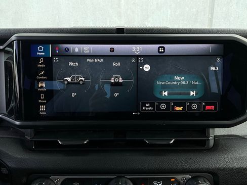 Used 2025 Jeep Wrangler Sport S image 26