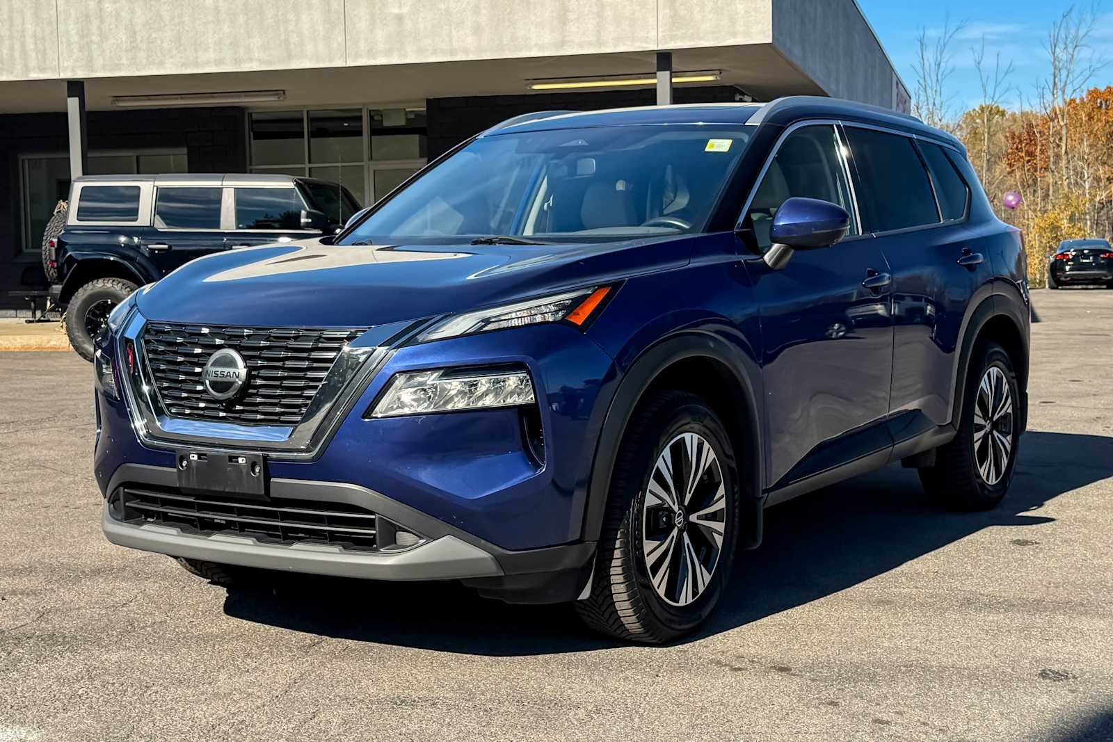 Certified 2021 Nissan Rogue SV w/ Premium Package AWD/4WD image 7