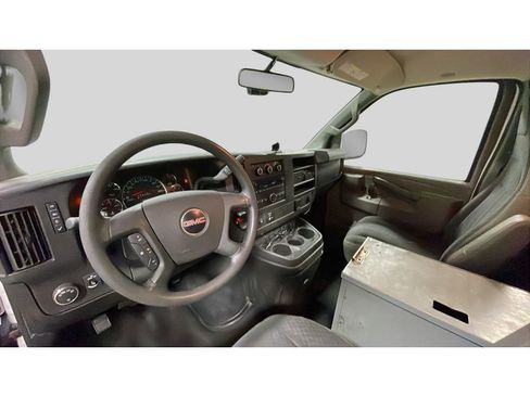 Used 2018 GMC Savana 2500 w/ Driver Convenience Package image 10