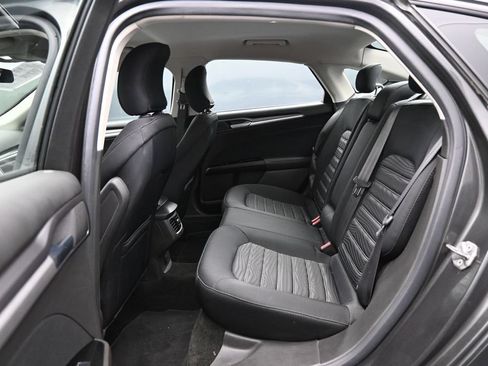 Used 2016 Ford Fusion SE FWD image 23