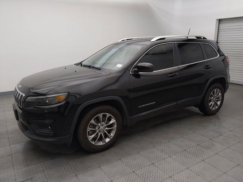 Used 2020 Jeep Cherokee Latitude Plus image 2
