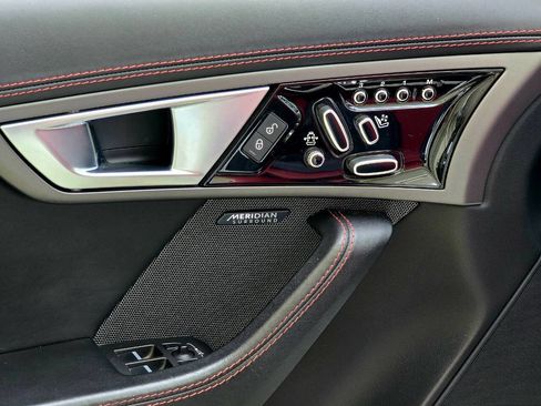 Used 2016 Jaguar F-TYPE R image 81