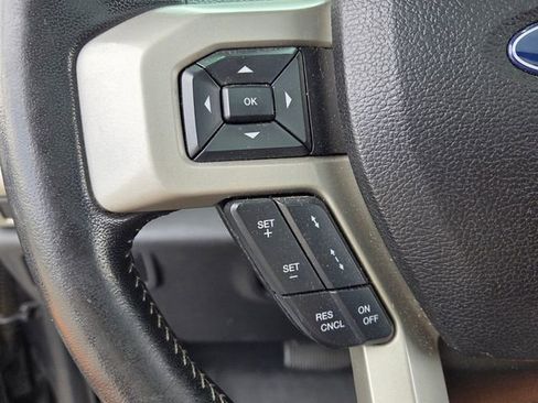 Used 2019 Ford F250 Lariat w/ Lariat Ultimate Package AWD/4WD image 26