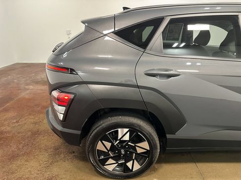Used 2025 Hyundai Kona SEL AWD/4WD image 40