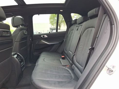 Used 2022 BMW X5 xDrive40i w/ M Sport Package AWD/4WD image 10
