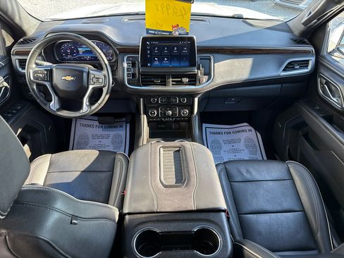 Used 2023 Chevrolet Suburban Premier image 12