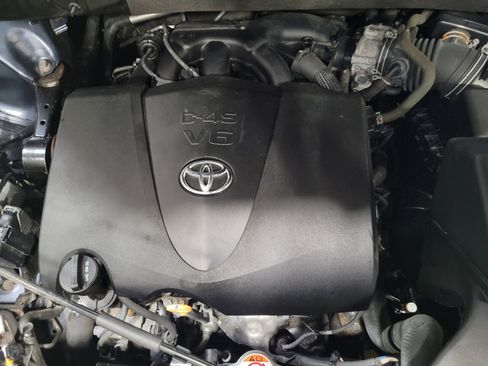 Used 2018 Toyota Highlander XLE image 30