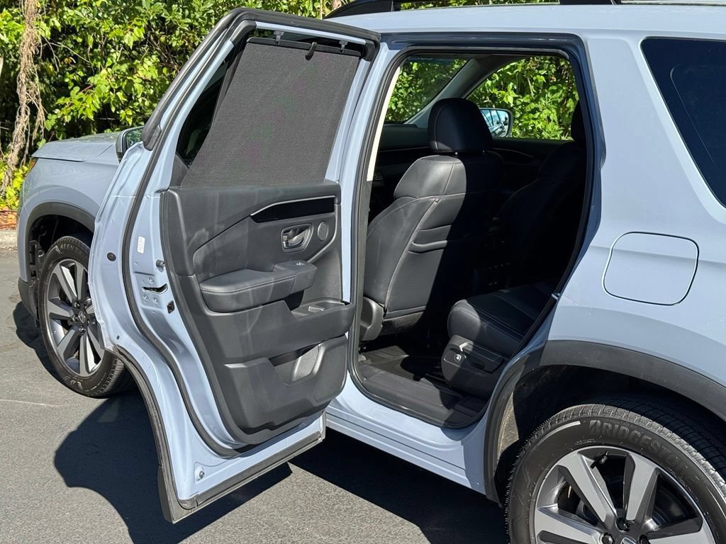 Certified 2023 Honda Pilot Touring image 13