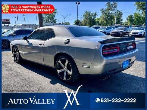 Used 2017 Dodge Challenger R/T image 5