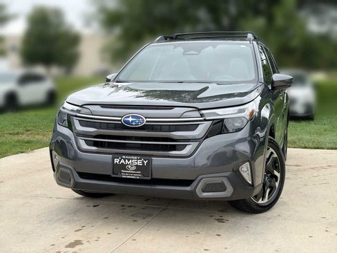 Used 2025 Subaru Forester Limited AWD/4WD image 1