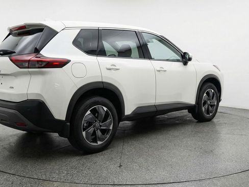 Used 2025 Nissan Rogue SV image 9