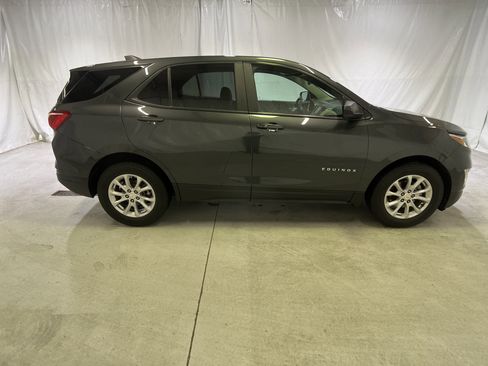 Certified 2021 Chevrolet Equinox LS w/ LS Convenience Package FWD image 12