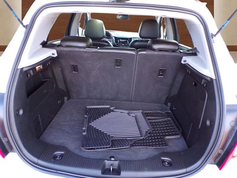 Used 2019 Chevrolet Trax LT w/ LT Convenience Package image 11