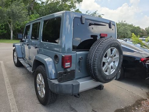 Used 2014 Jeep Wrangler Unlimited Sahara w/ Connectivity Group AWD/4WD image 4