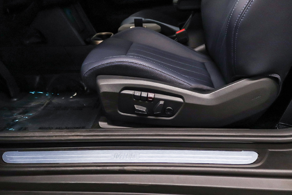 Used 2026 MINI Cooper 2-Door Hardtop FWD image 22