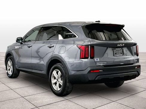 Used 2023 Kia Sorento LX AWD/4WD image 10