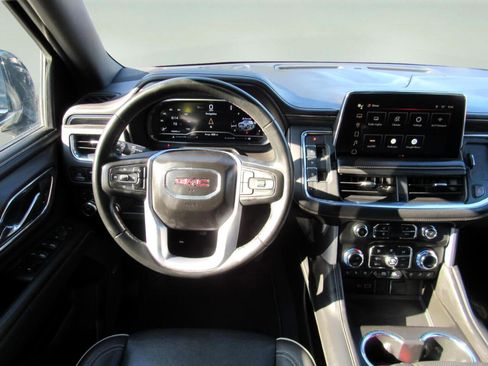Used 2023 GMC Yukon SLT image 5