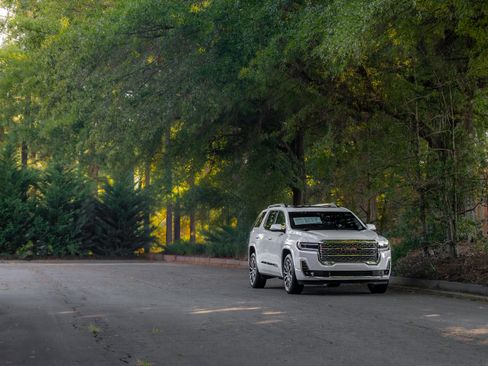 Used 2021 GMC Acadia Denali w/ Denali Technology Package FWD image 37