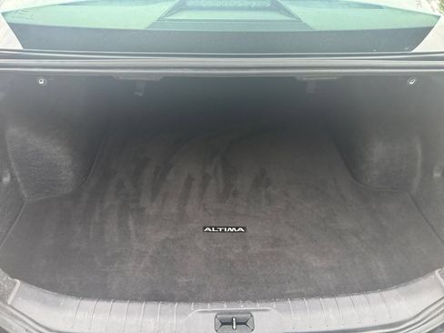Used 2025 Nissan Altima 2.5 SV FWD image 31