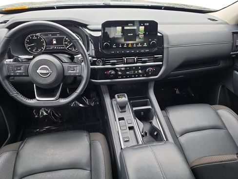 Used 2023 Nissan Pathfinder SL w/ Black Appearance Package FWD image 12