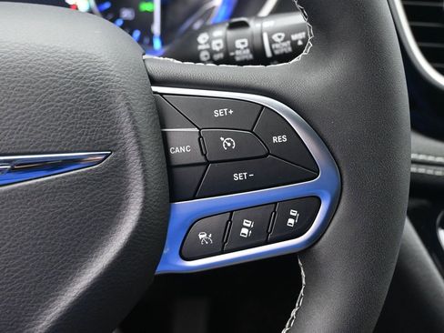 New 2026 Chrysler Pacifica Select image 10