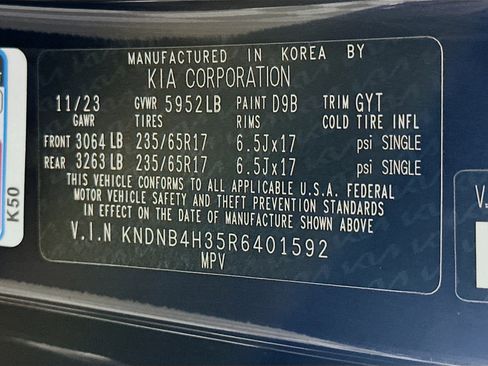 Used 2024 Kia Carnival LX image 12