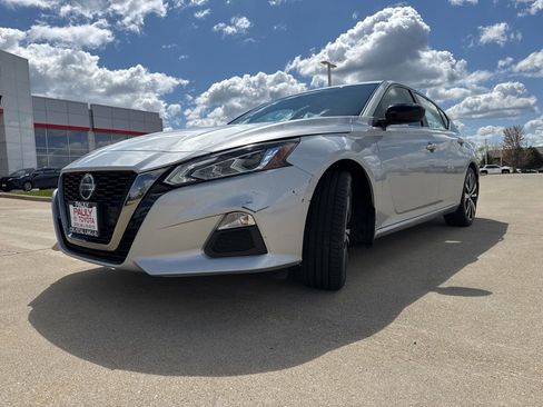 Used 2019 Nissan Altima 2.5 SR FWD image 6