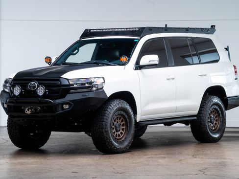 Used 2017 Toyota Land Cruiser w/ Four Season Floor Mat Package AWD/4WD image 3