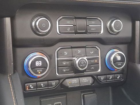 Used 2023 GMC Yukon AT4 image 18