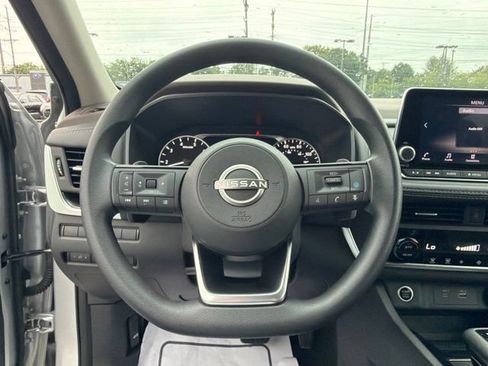 Used 2023 Nissan Rogue SV AWD/4WD image 23