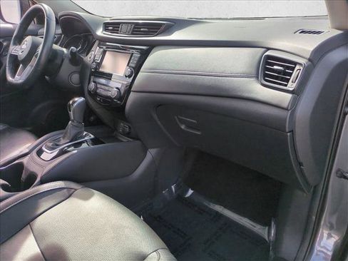 Used 2017 Nissan Rogue SL w/ SL Premium Package image 20