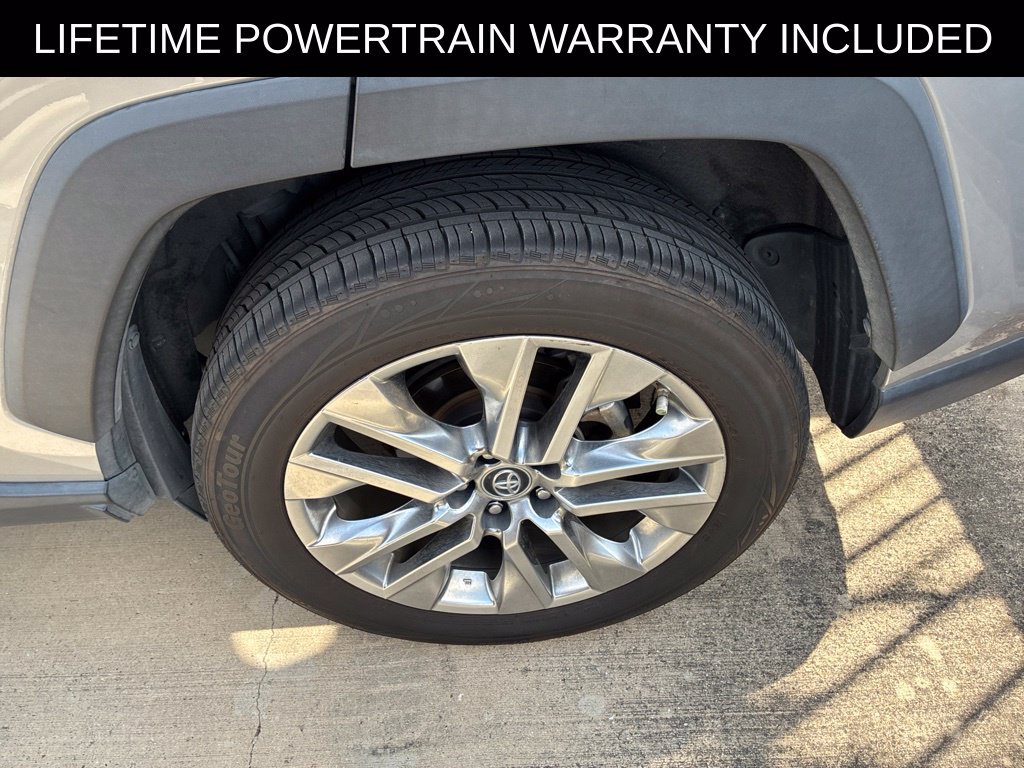 Used 2019 Toyota RAV4 XLE Premium FWD image 6
