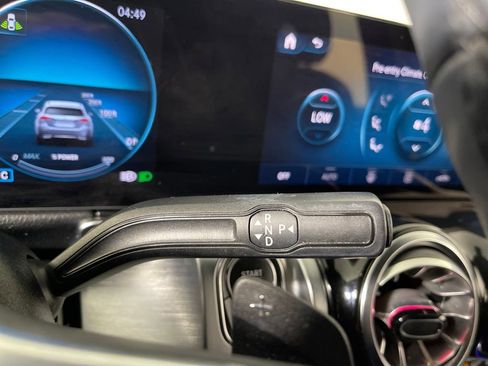 Used 2023 Mercedes-Benz EQB 300 4MATIC image 22