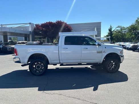 Used 2018 RAM 2500 Laramie AWD/4WD image 9