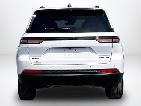 Used 2025 Jeep Grand Cherokee Limited w/ Luxury Tech Group II image 7