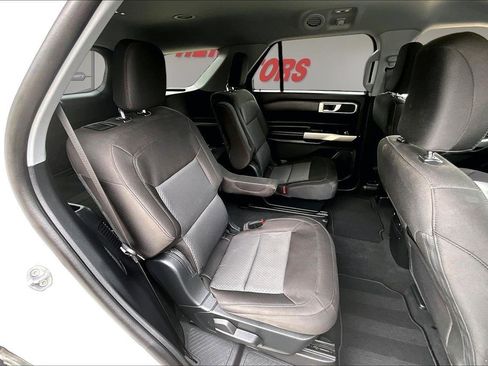 Used 2023 Ford Explorer XLT AWD/4WD image 27