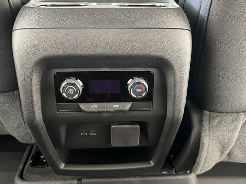 Used 2025 Chevrolet Traverse Z71 w/ Enhanced Driving Package image 46