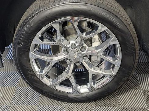 Used 2025 Chevrolet Silverado 1500 LT w/ Z71 Off-Road Package AWD/4WD image 8