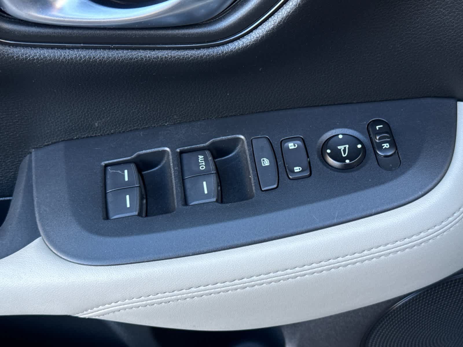 Used 2023 Honda HR-V LX image 13