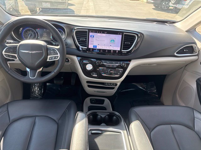 Certified 2024 Chrysler Pacifica Touring-L FWD image 22