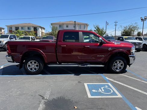 Used 2022 RAM 3500 Laramie AWD/4WD image 4