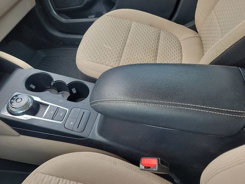 Used 2021 Ford Escape SE w/ SE Sport Appearance Package image 20