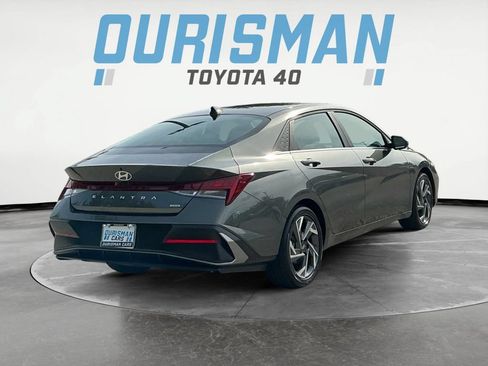 Used 2025 Hyundai Elantra Limited FWD image 7