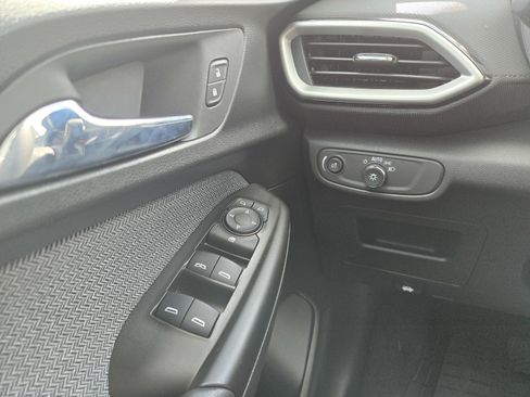 Used 2023 Chevrolet TrailBlazer LS image 21
