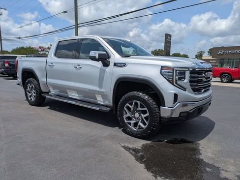 Used 2022 GMC Sierra 1500 SLT AWD/4WD image 3