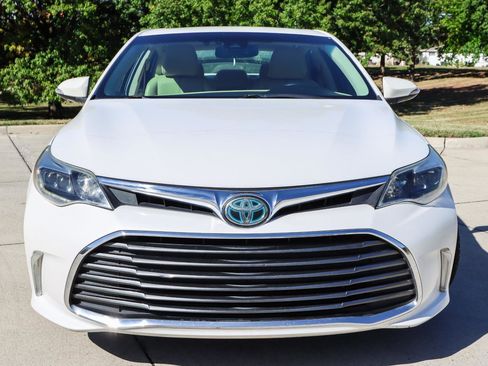 Used 2016 Toyota Avalon Limited image 22