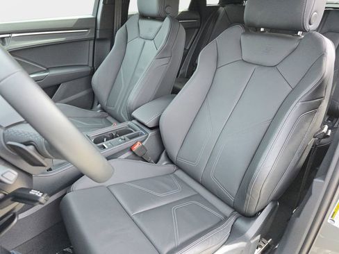 Certified 2025 Audi Q3 2.0T Premium w/ Convenience Package image 15