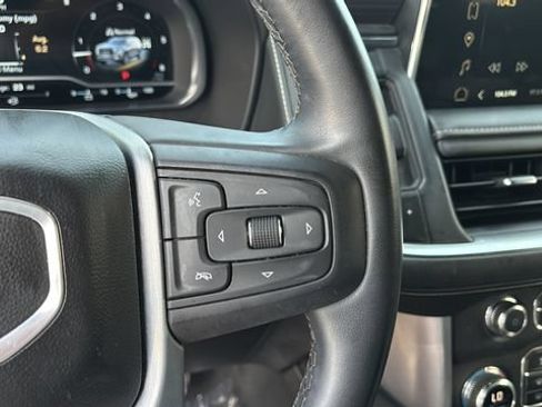 Used 2023 GMC Yukon XL SLT AWD/4WD image 24