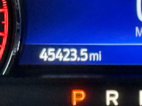 Used 2022 Ford Explorer XLT w/ Equipment Group 202A image 32