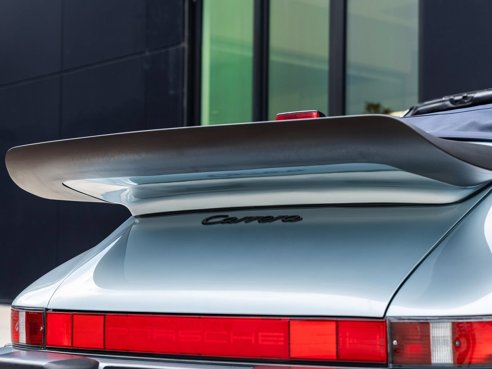 Used 1988 Porsche 911 Carrera RWD image 22